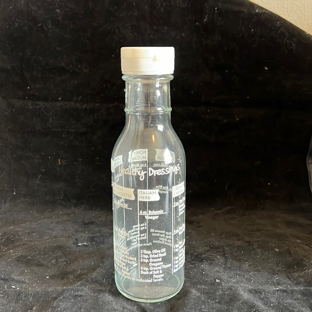 Salad Dressing Holder